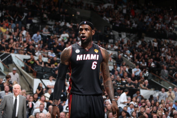 本赛季新秀单场20+场次：克尼佩尔10次，二三名合计只有9次（本季新秀20+场次数榜：克尼佩尔10场，第二三名合计仅9场）