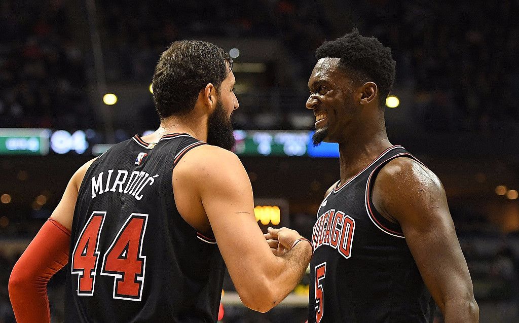 NBA焦点战：湖人客场逆转快船,（NBA焦点之战：湖人客场完成逆转击败快船）