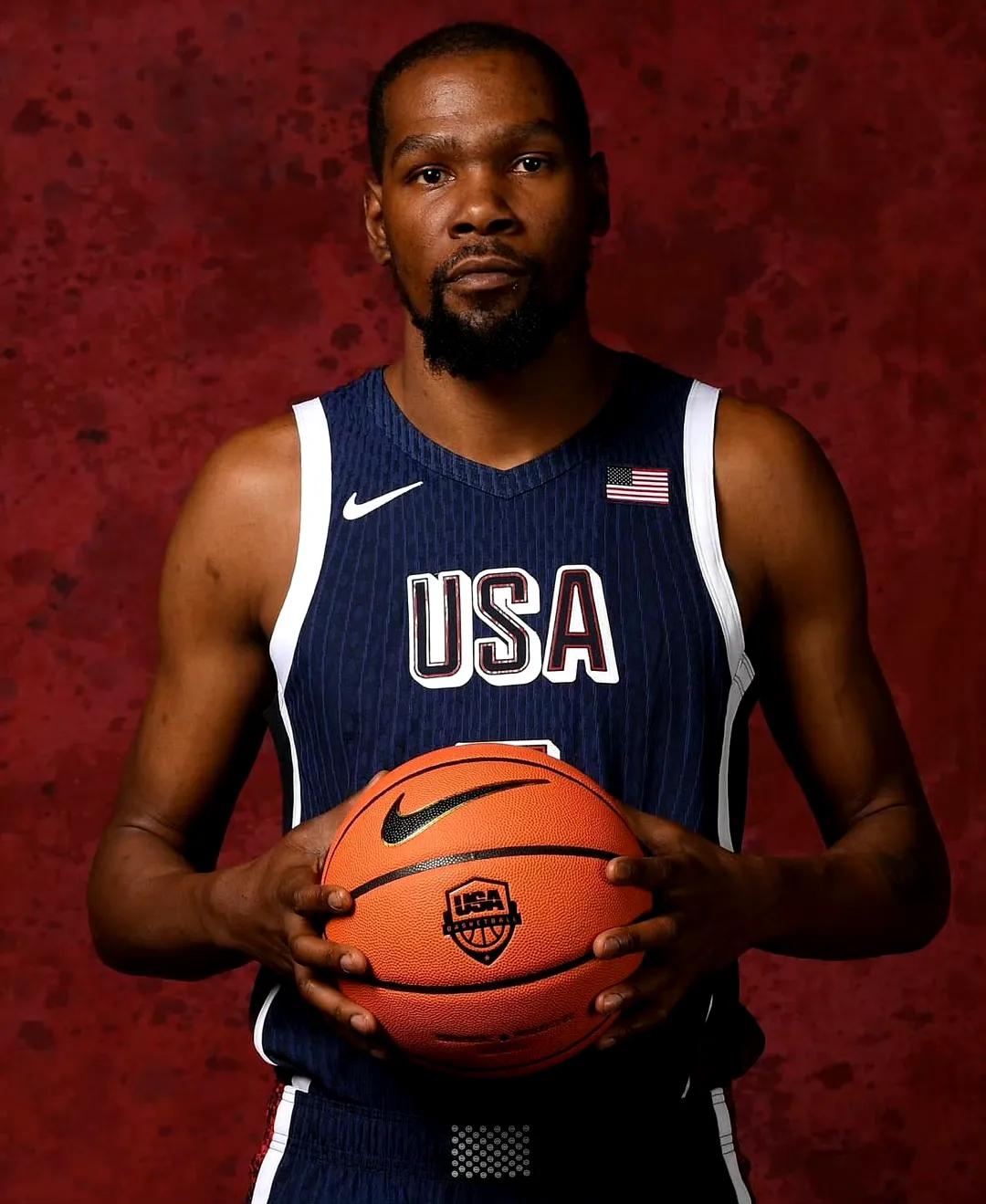 梅西决赛2助攻！率队3-1首次夺冠，一夜又创纪录：生涯47次捧杯（梅西决赛两助攻，率队3-1摘队史首冠，一夜再刷纪录：生涯第47冠）