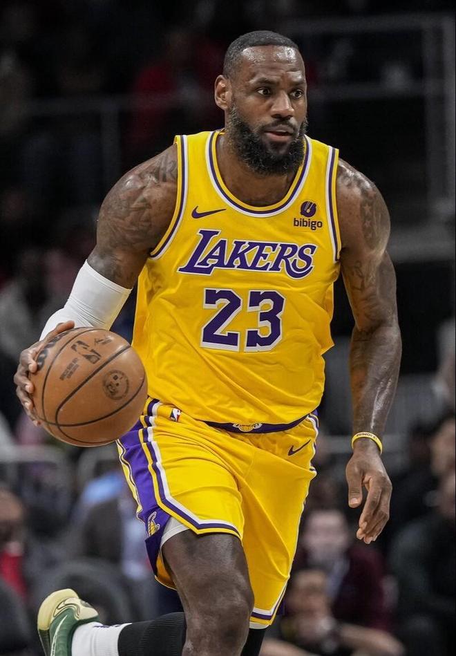 斯基拉：加西亚与巴萨的续约谈判已进入最后阶段，将续约3年（斯基拉：巴萨与加西亚续约谈判进入收官阶段，预计签下3年新约）