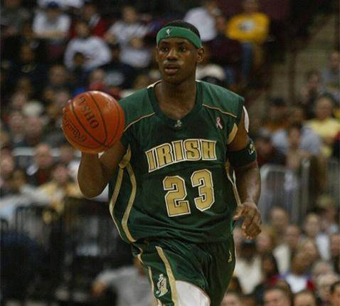 众望所归！戈洛夫金荣耀入驻拳击名人堂，另外两位热门拳手意外落选引关注（实至名归：戈洛夫金入选拳击名人堂，两位大热拳手爆冷无缘引热议）