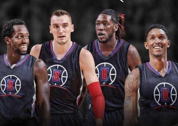 英超15轮阿森纳1-2负维拉仍居榜首，曼城3-0胜桑德兰紧追（英超第15轮：阿森纳1-2负维拉仍居首位，曼城3-0击败桑德兰紧追）