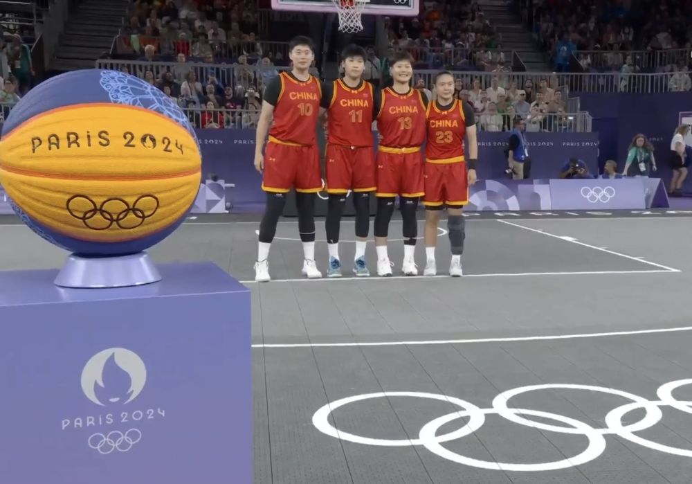 康宁汉姆生涯罚球命中率85%，但是连续2场投丢关键罚球（尽管生涯罚球率85%，康宁汉姆已连两场丢关键罚球）