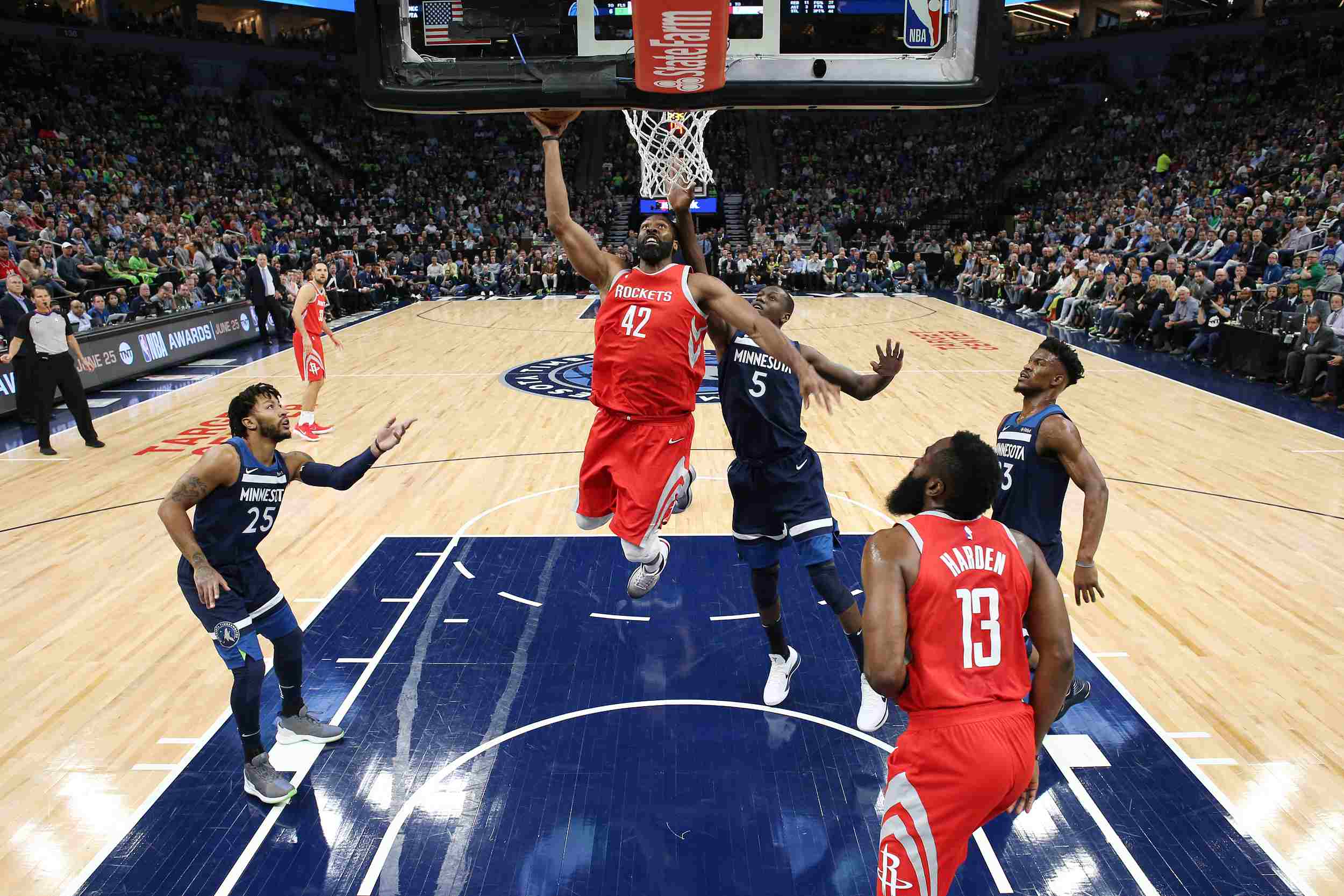 曼晚：多古和达洛特撑不起来曼联左路，俱乐部冬窗可能有动作（曼晚：多古与达洛特难担曼联左路重任，俱乐部冬窗或将出手）