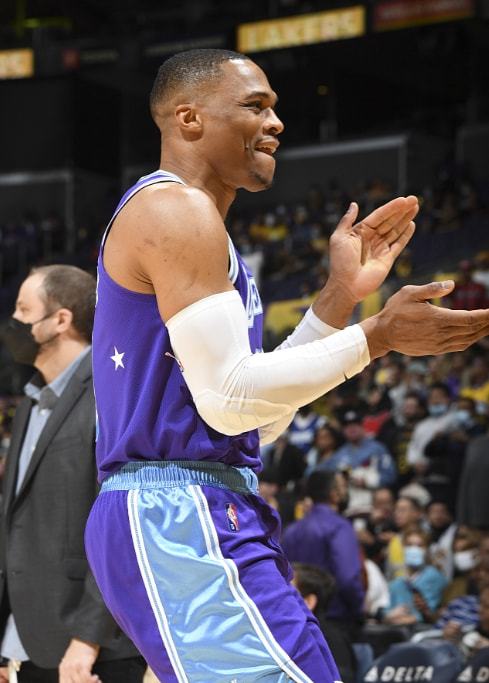 鲁媒：山东队4外援出征武汉，依木兰、陈泽仕已提前抵达（鲁媒：山东队携四外援奔赴武汉，依木兰、陈泽仕已先行抵达）