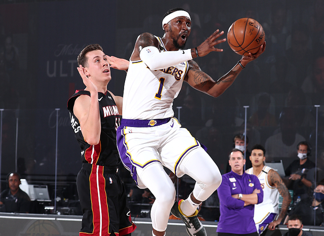 王曼昱击败帕瓦德，梁靖崑被勒布伦逆转，没把握住局点（王曼昱力克帕瓦德，梁靖崑遭勒布伦逆转，关键局点未能把握）