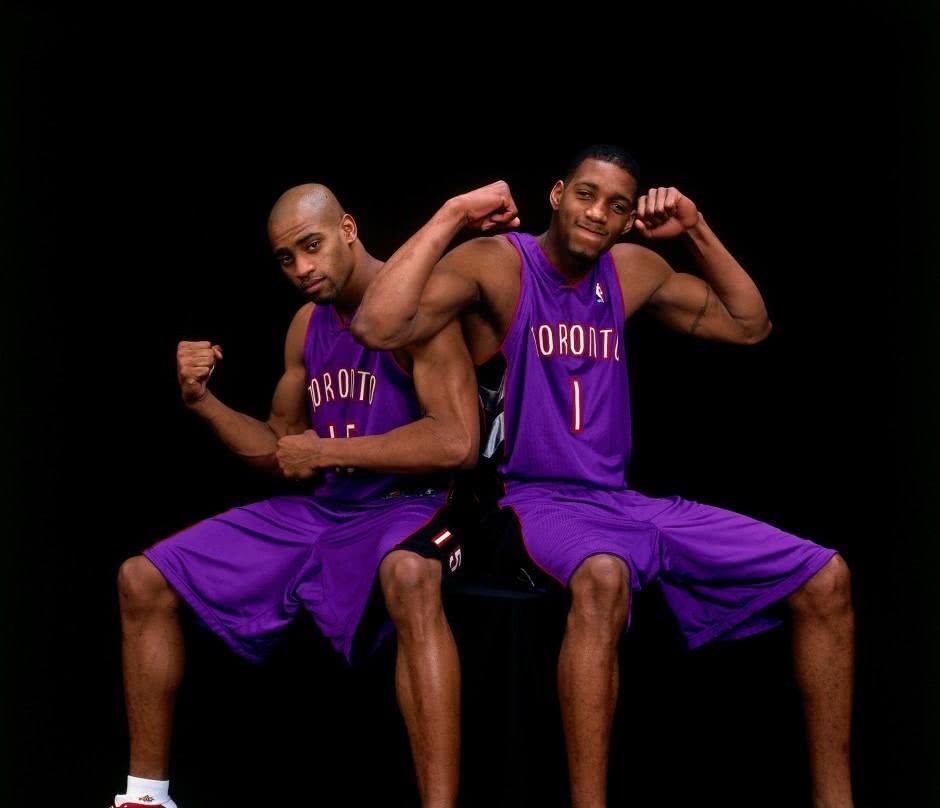 球星再度超神发挥（巨星再度神勇爆发）